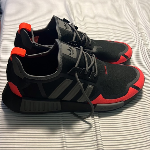 Adidas shoes - Picture 3 of 6